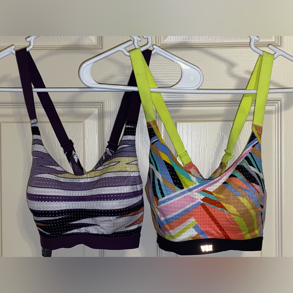 - 2X  VSX Victoria’s Secret Lightweight 32B lightly lined sports bra